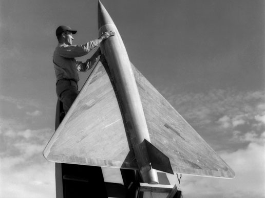 Durwood Dereng prepares to pull the external-power plug from an E17 drag-research model.